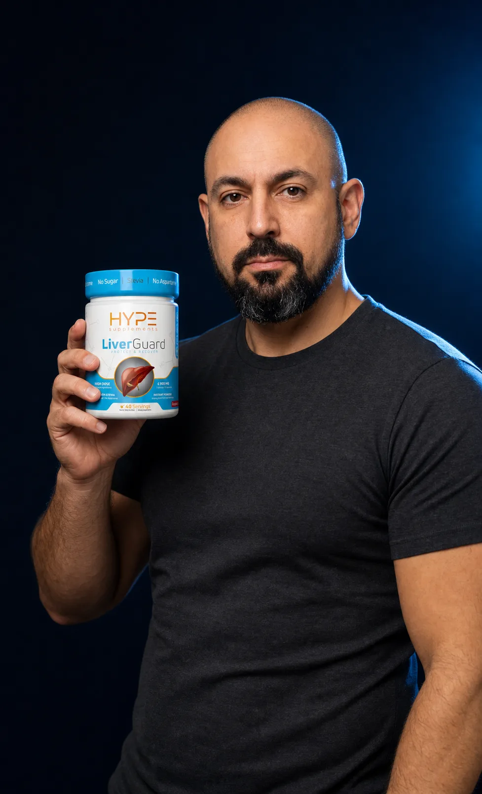 Кирил Илиев, основател на HYPE Supplements, държи LiverGuard